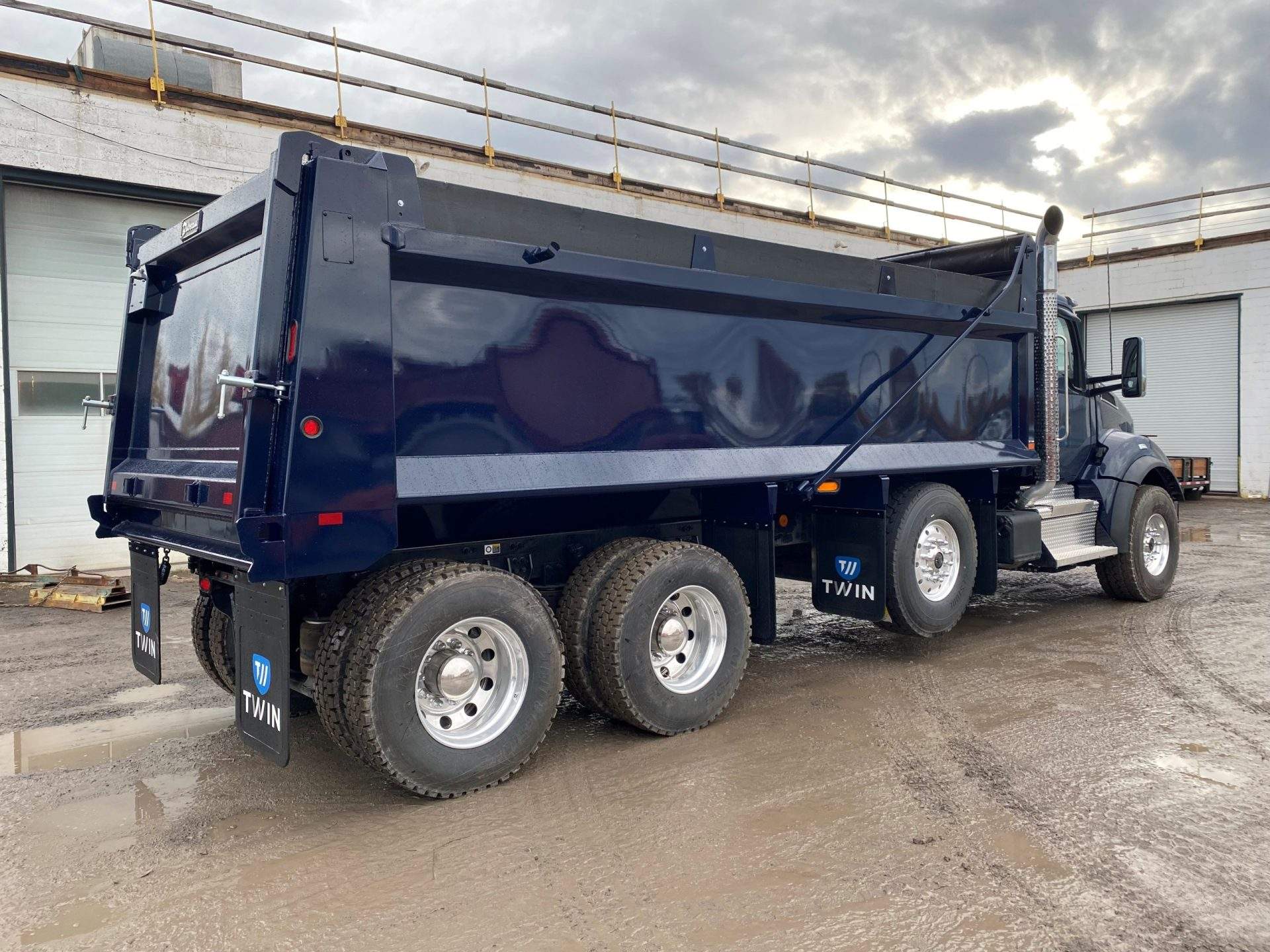 Demo units & used equipment Twin Equipment Ltd Truck Equipment